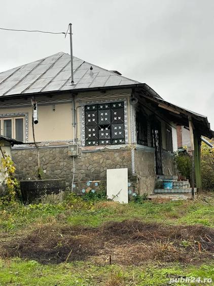 Casă cu 2 camere cu Teren 436 Mp în Plopu