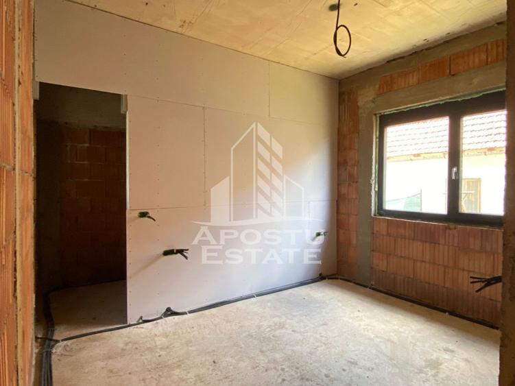 Casă individuală cu 5 camere cu Teren 1330 Mp în Urseni