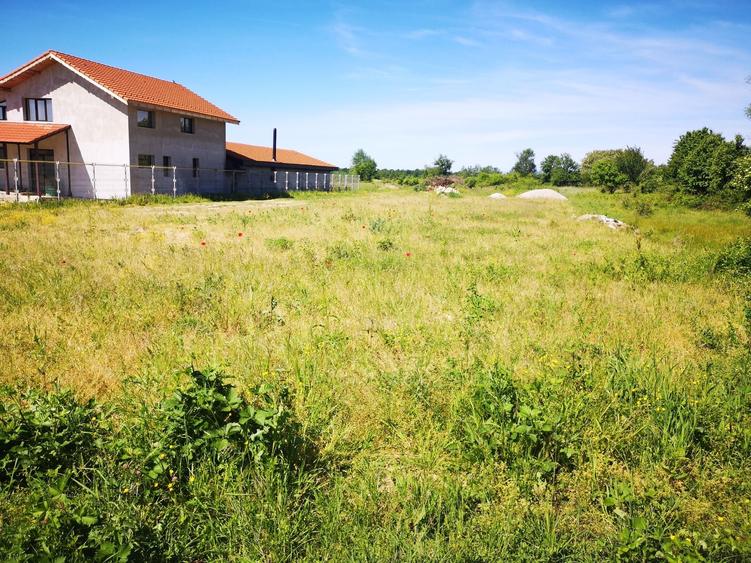 Teren de 2670 mp, în Lelești