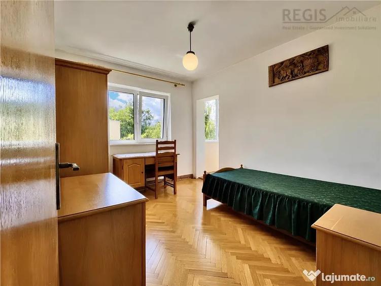 Apartament cu 4 camere decomandat în Sud