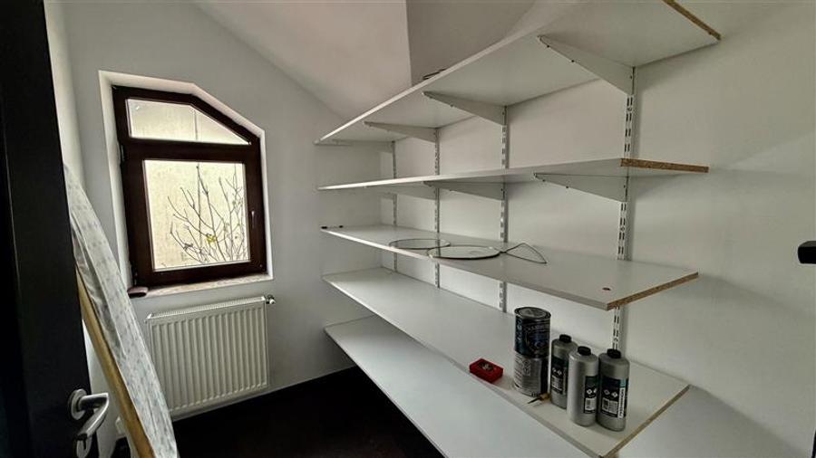 Casă individuală cu 4 camere cu Teren 500 Mp în Bucium