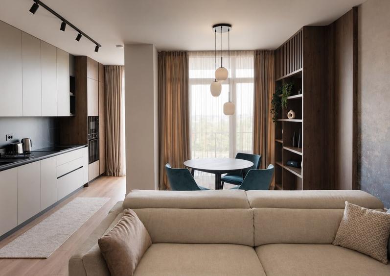 Apartament cu 2 camere decomandat, mobilat în Central