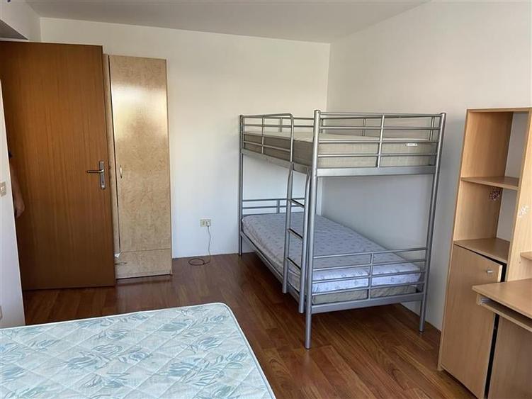 Apartament cu 4 camere decomandat, mobilat în Ultracentral