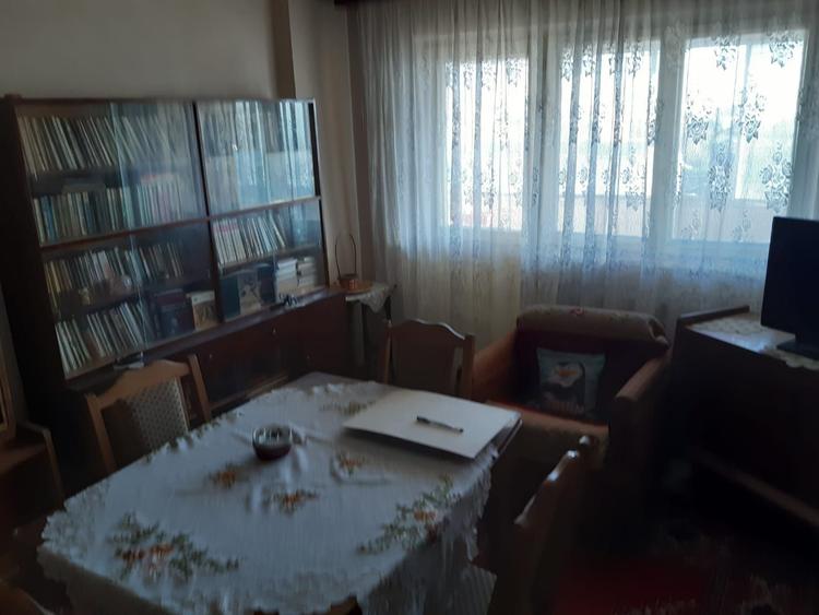 Apartament cu 2 camere decomandat în Băceni