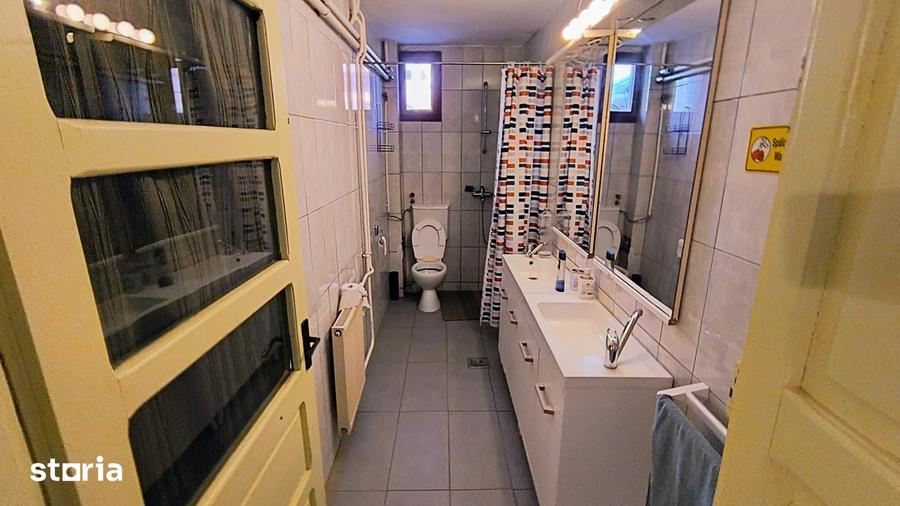 Casă cu 4 camere cu Teren 1000 Mp în Central