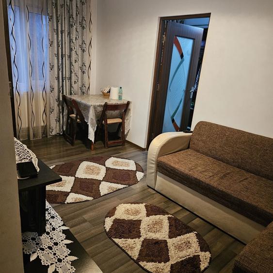 Apartament cu 3 camere de vanzare - 3