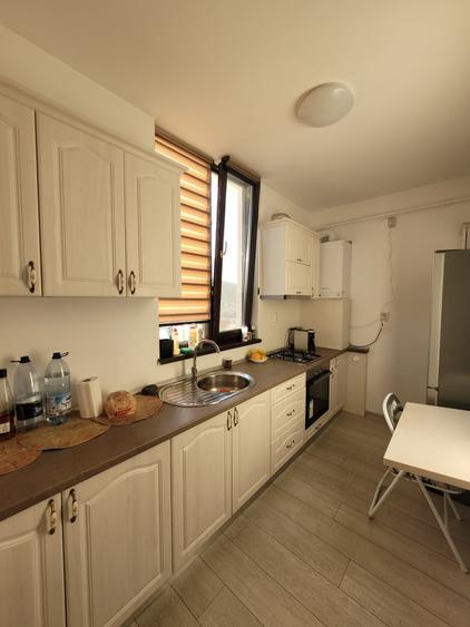 Apartament cu 3 camere decomandat în Ostroveni