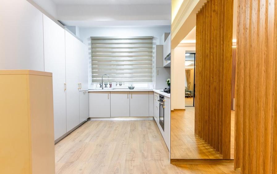 Apartament cu 3 camere semidecomandat, mobilat în Herăstrău