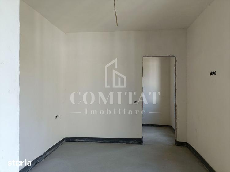 Casă cu 4 camere cu Teren 300 Mp în Luna