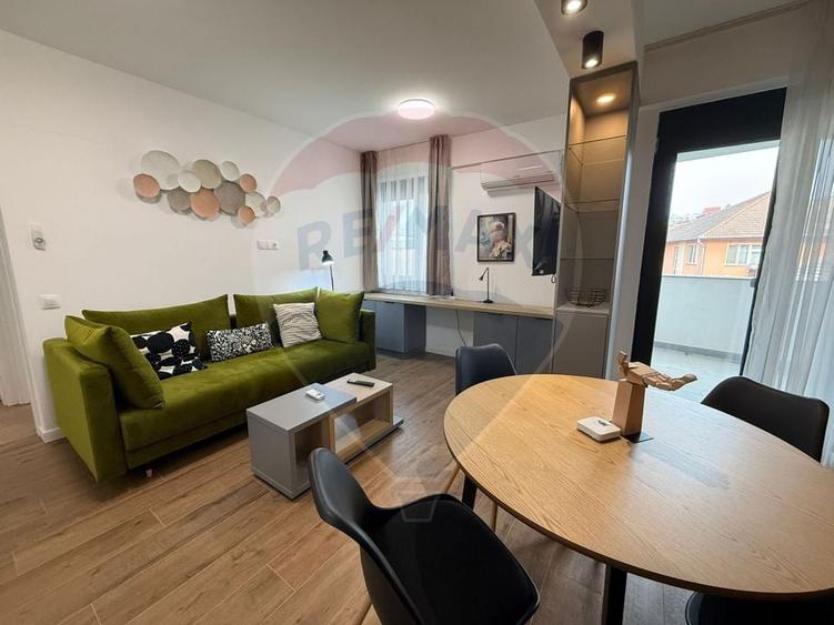 Apartament cu 2 camere decomandat, mobilat în Ultracentral