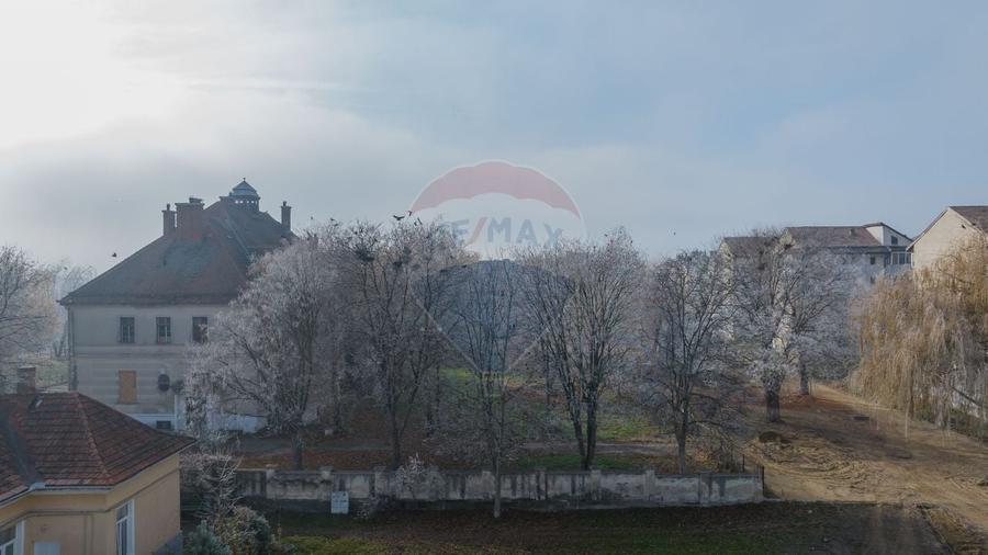 Casă cu 16 camere cu Teren 5861 Mp în Bod