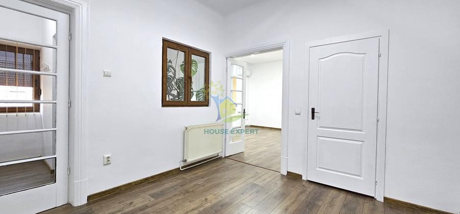 Apartament cu 4 camere decomandat în P-ța Rosetti