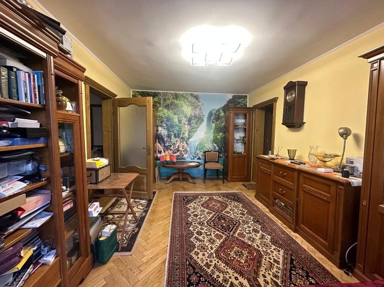 Apartament cu 2 camere semidecomandat în Berceni