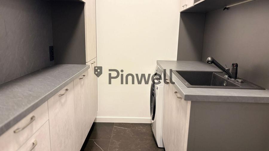 Apartament cu 5 camere, mobilat în Barbu Văcărescu