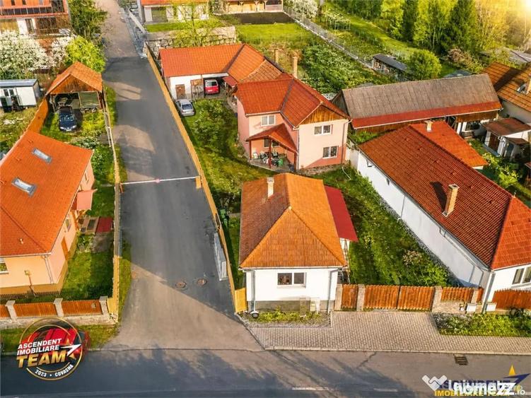 Casă cu 2 camere cu Teren 186 Mp în Simeria
