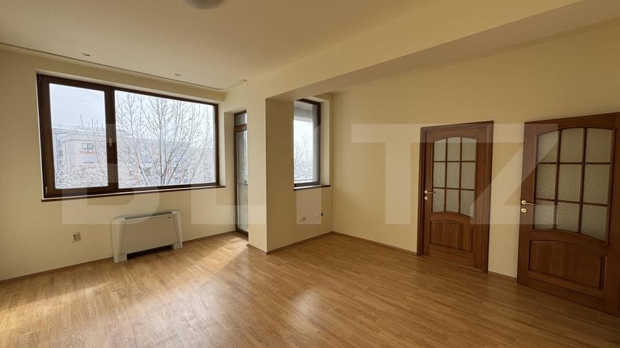 Apartament cu 4 camere decomandat în Brazda lui Novac