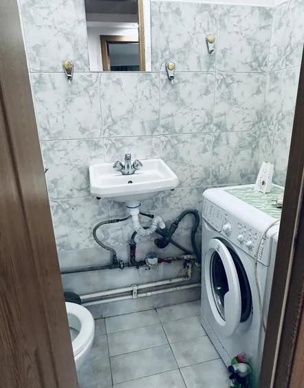 Apartament cu 3 camere decomandat, mobilat în Independenței