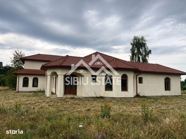 Casă cu 4 camere în Central