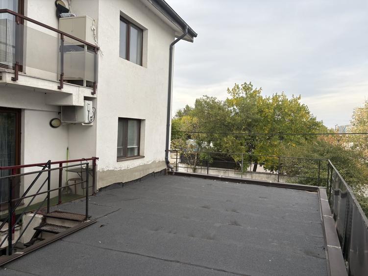 Casă individuală cu 3 camere cu Canalizare în Bucureștii Noi