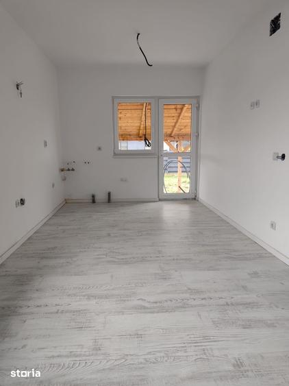 Casă cu 3 camere cu Teren 250 Mp în Crevedia