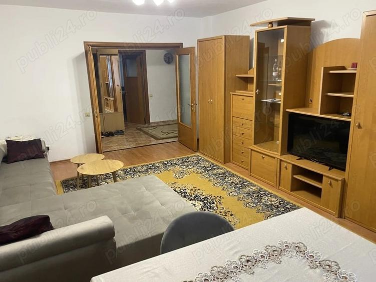 Apartament cu 3 camere decomandat în Stadion