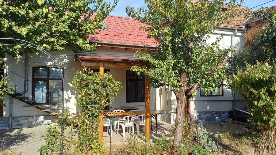 Casă cu 3 camere în Central