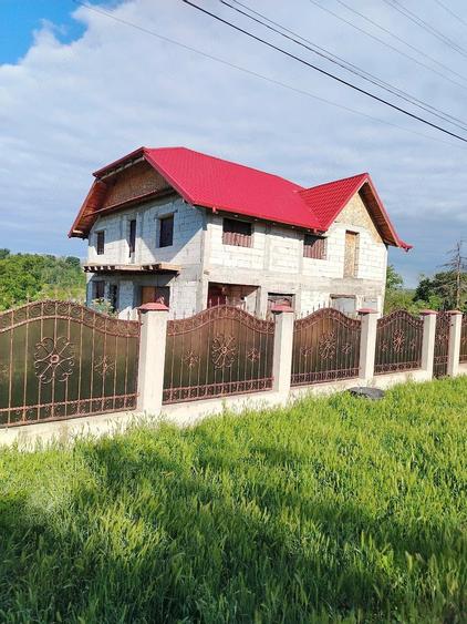 Casă cu Teren 250 Mp în Central