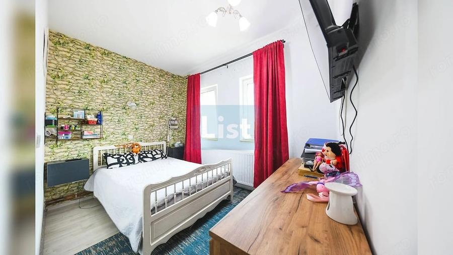 Casă cu 7 camere cu Teren 500 Mp în Gilău
