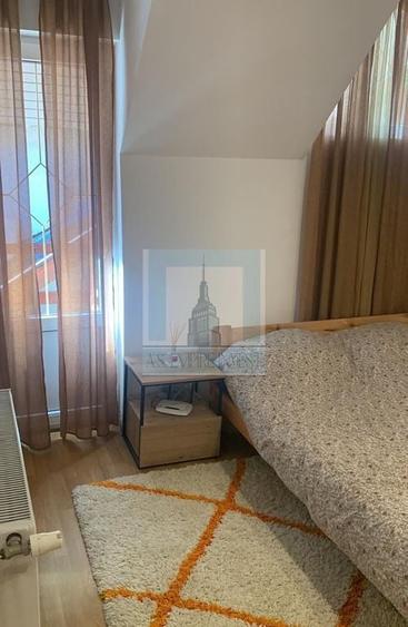Apartament cu 3 camere decomandat în Schei