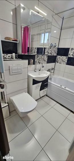 Apartament cu 4 camere semidecomandat, mobilat în Militari