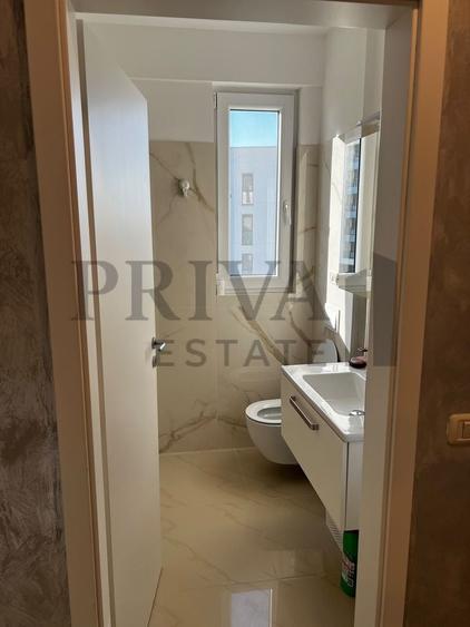 Apartament cu 3 camere decomandat, mobilat în Aradului