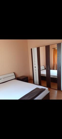 Apartament cu 3 camere în Intim