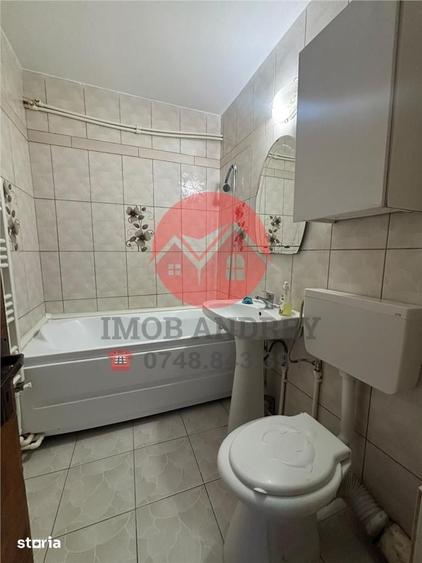 Apartament cu 3 camere decomandat în Central