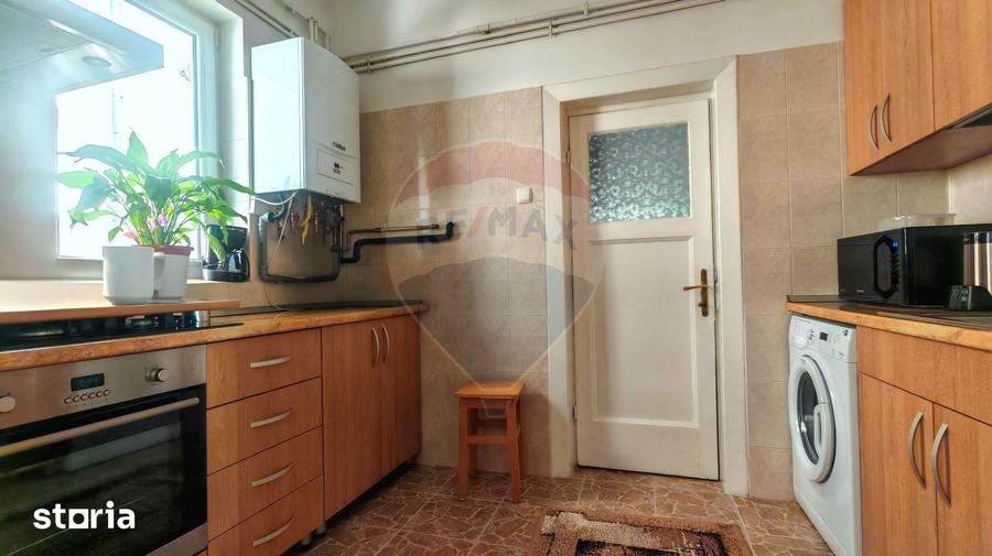 Apartament cu 4 camere semidecomandat în Domenii