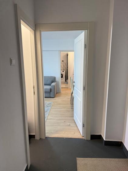 Apartament cu 2 camere semidecomandat în Bucur Obor