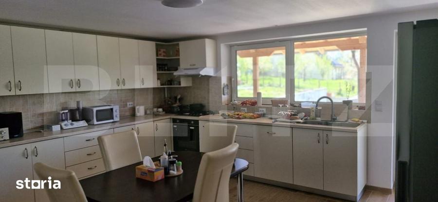 Casă cu 6 camere cu Teren 1000 Mp în Central