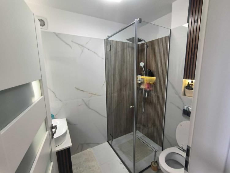 Apartament cu 3 camere decomandat în Calea Turzii