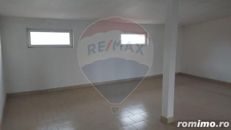 Spațiu comercial, de 120 mp, în Central