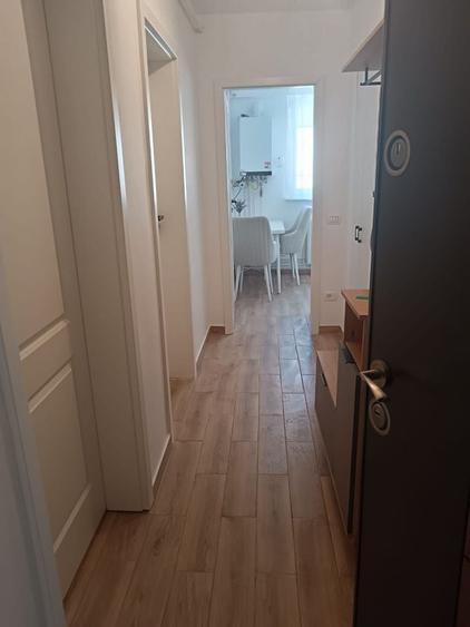 Apartament cu 3 camere semidecomandat în Griviței