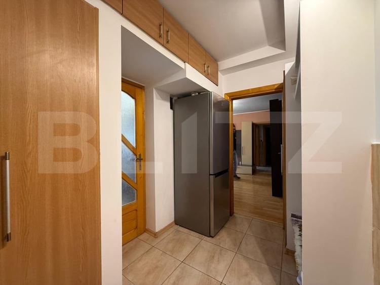 Apartament cu 2 camere semidecomandat, mobilat în Craiovița Nouă