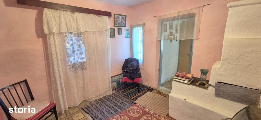 Casă cu 3 camere cu Teren 1000 Mp în Frăsinet