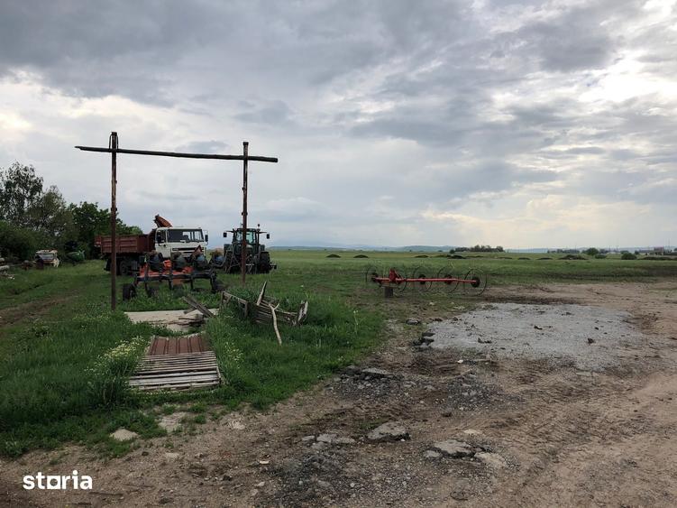 Teren de 7100 mp, în Central