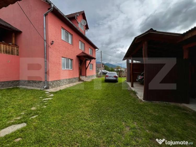 Casă cu 7 camere cu Teren 4200 Mp în Central