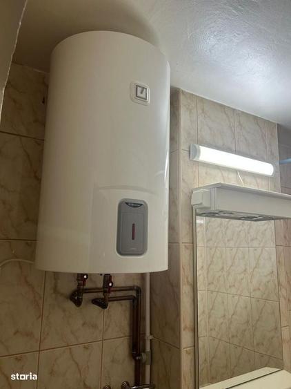 Apartament cu 3 camere semidecomandat în Colentina