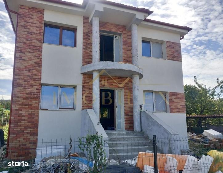 Casă cu 4 camere în Dezmir