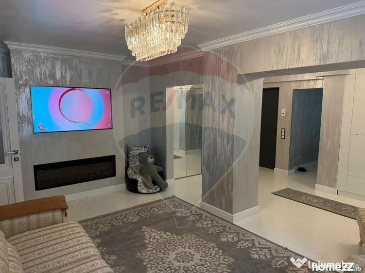 Apartament cu 4 camere semidecomandat în Dristor