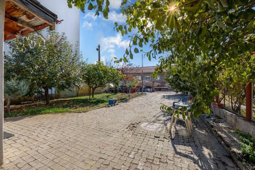 Casă individuală cu 8 camere cu Teren 580 Mp în UTA