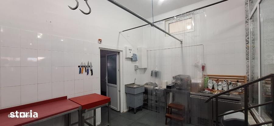 Spațiu comercial, de 86 mp, în Domnești