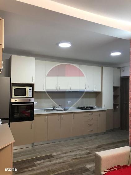 Apartament cu 3 camere semidecomandat în Bună Ziua