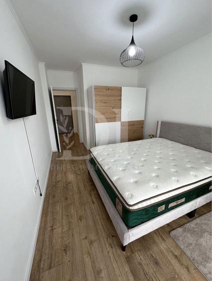 Apartament cu 2 camere semidecomandat, mobilat în Florești